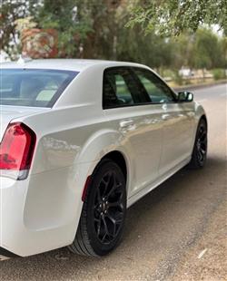 کرایسلەر 300